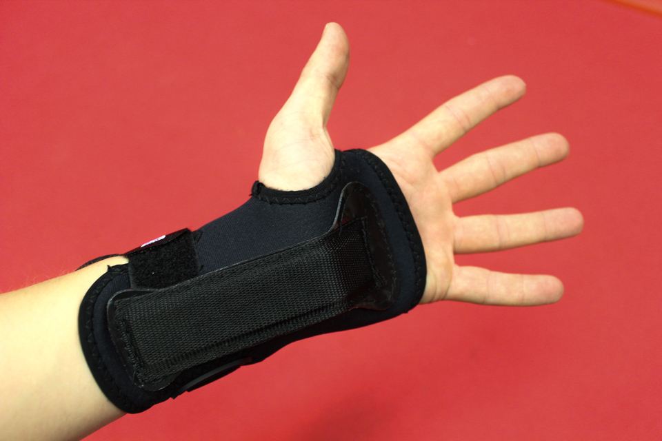 защита запястья. защита запястий burton impact wrist guard (20-21). защита запястий mad guy защита кисти. защита запястья бионт. L , пара.