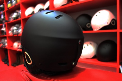 Сноубордический шлем Vizzo Black фото в интернет-магазине FrontFlip.Ru