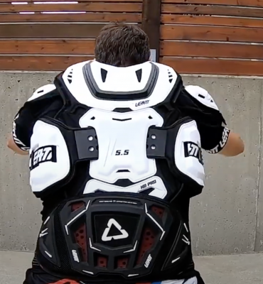 Защита панцирь Leatt Body Protector 5.5 White фото в интернет-магазине FrontFlip.Ru